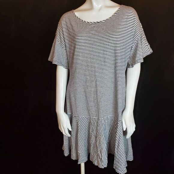 Vineyard Vines Blue & White Striped Dress (S) - Picture 2 of 5